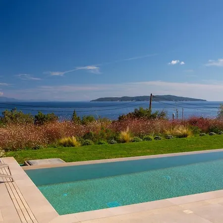 Луксозна вила Amber By The Sea
